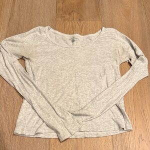 Brandy Melville Light Gray Long Sleeve Tee